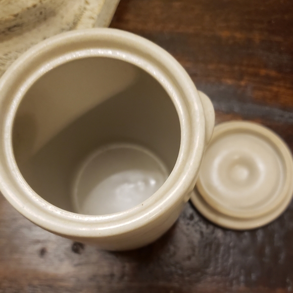 HANDCRAFTED/SIGNED Covered [Thyme] Stoneware Crock - Picture 12 of 14